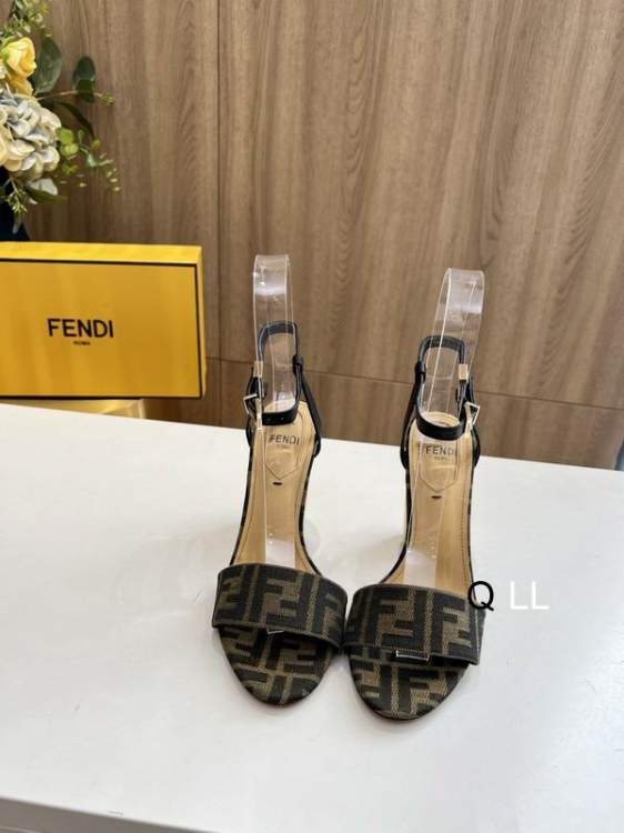 Picture of Fendi Shoes _SKUFendisz35-403CLL08015071
